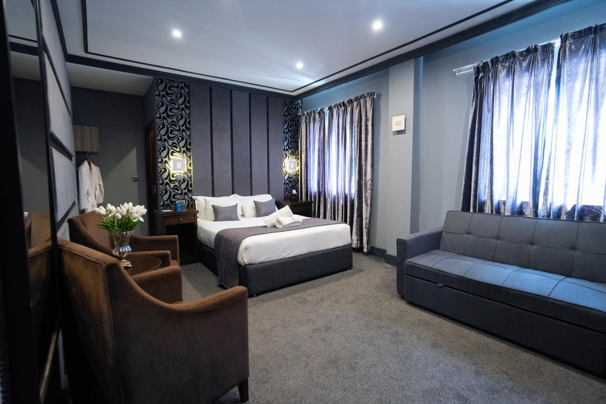 Grand Sapphire Hotel & Banqueting Кройдон Екстериор снимка