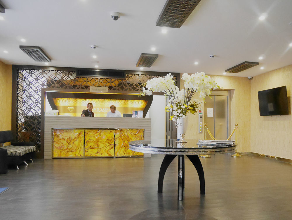 Grand Sapphire Hotel & Banqueting Кройдон Екстериор снимка