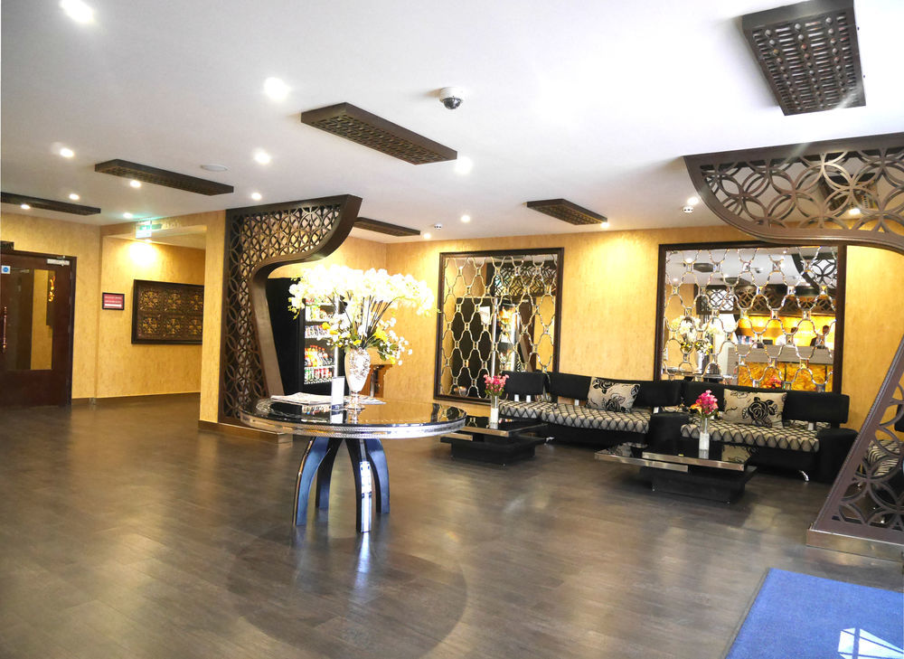 Grand Sapphire Hotel & Banqueting Кройдон Екстериор снимка