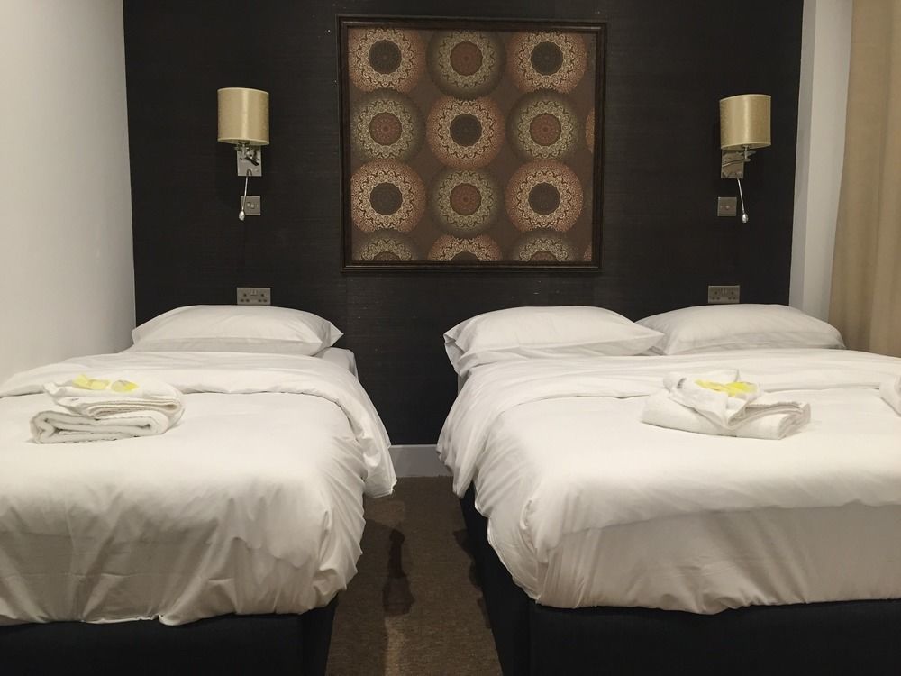 Grand Sapphire Hotel & Banqueting Кройдон Екстериор снимка