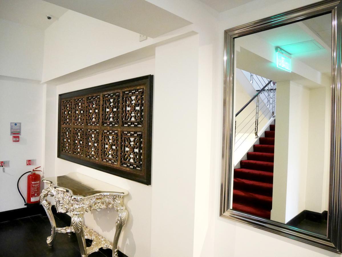 Grand Sapphire Hotel & Banqueting Кройдон Екстериор снимка
