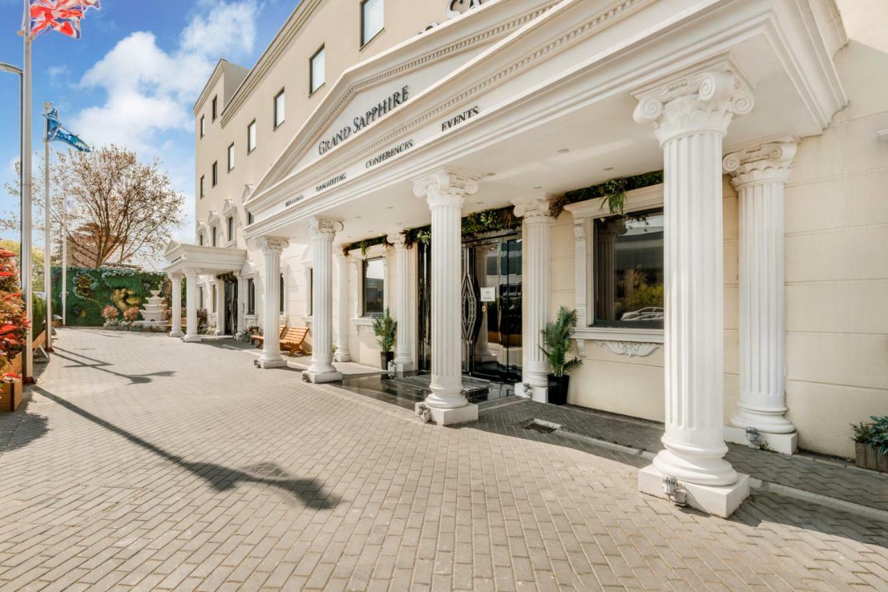 Grand Sapphire Hotel & Banqueting Кройдон Екстериор снимка