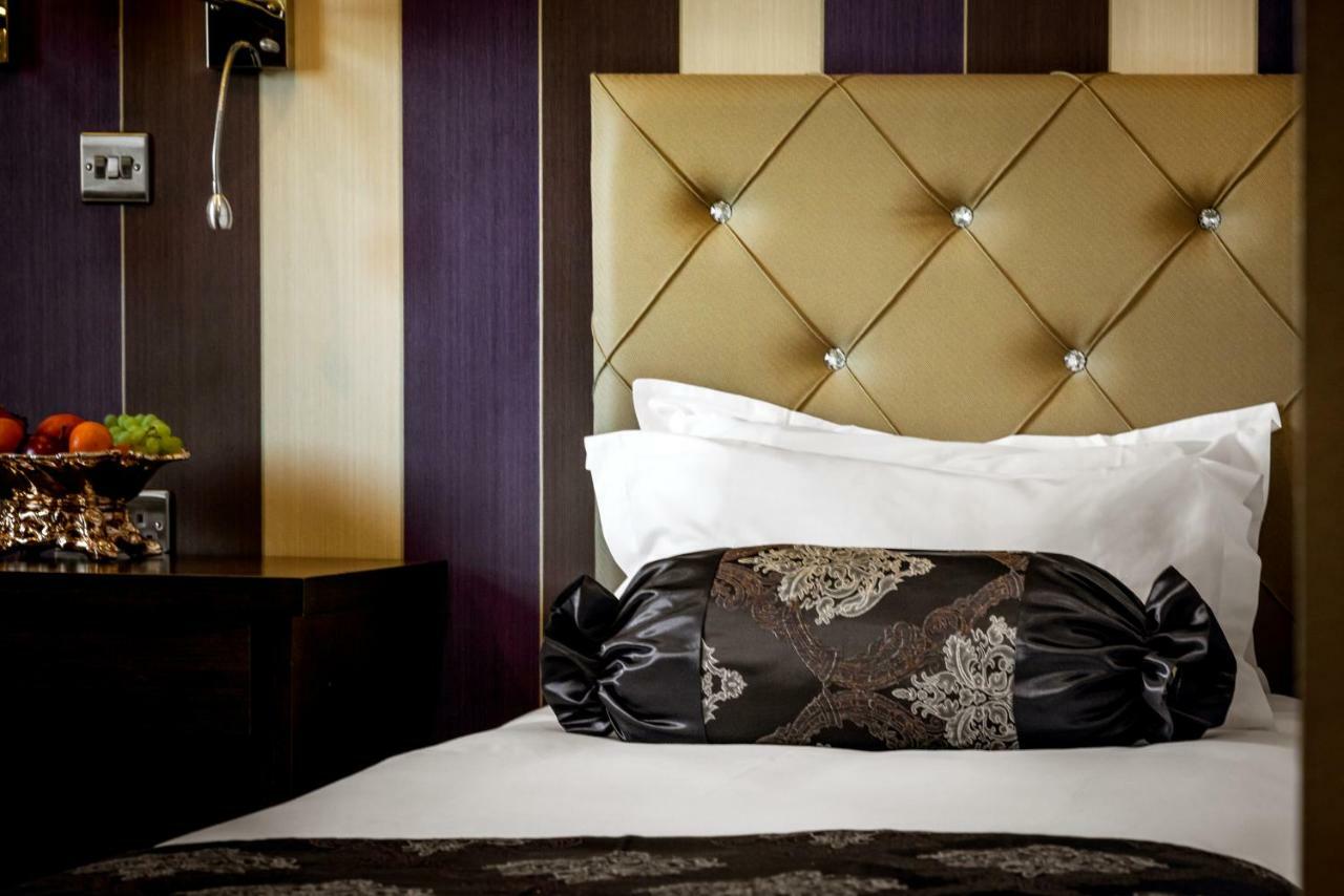 Grand Sapphire Hotel & Banqueting Кройдон Екстериор снимка
